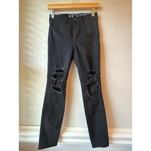 NWT! Hollister High-rise super skinny with Distress size 25 x 26